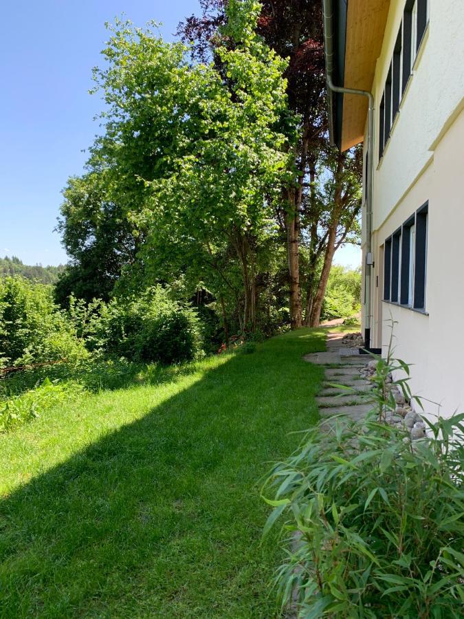 Moderne Wohnung Im Gruenen Mit Privatem Garten Donaueschingen Exterior photo